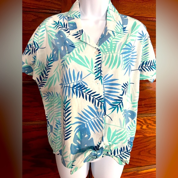 Erika Tops - NWT Tropical Crop Button Down